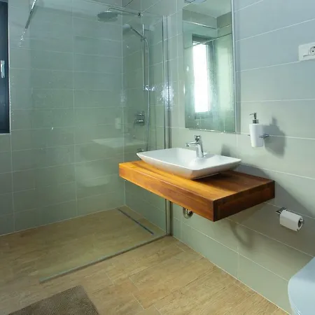 Puntin - Vila Drvenik (Split-Dalmatia)