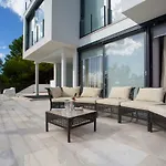 Villa Puntin - *